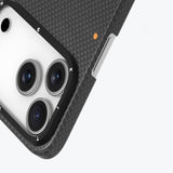 iPhone 17 Pro Max Kılıf M-safe Aramid Fiber Youngkit 1500D Kevlar Extreme Wing Seri Titanyum-Gold